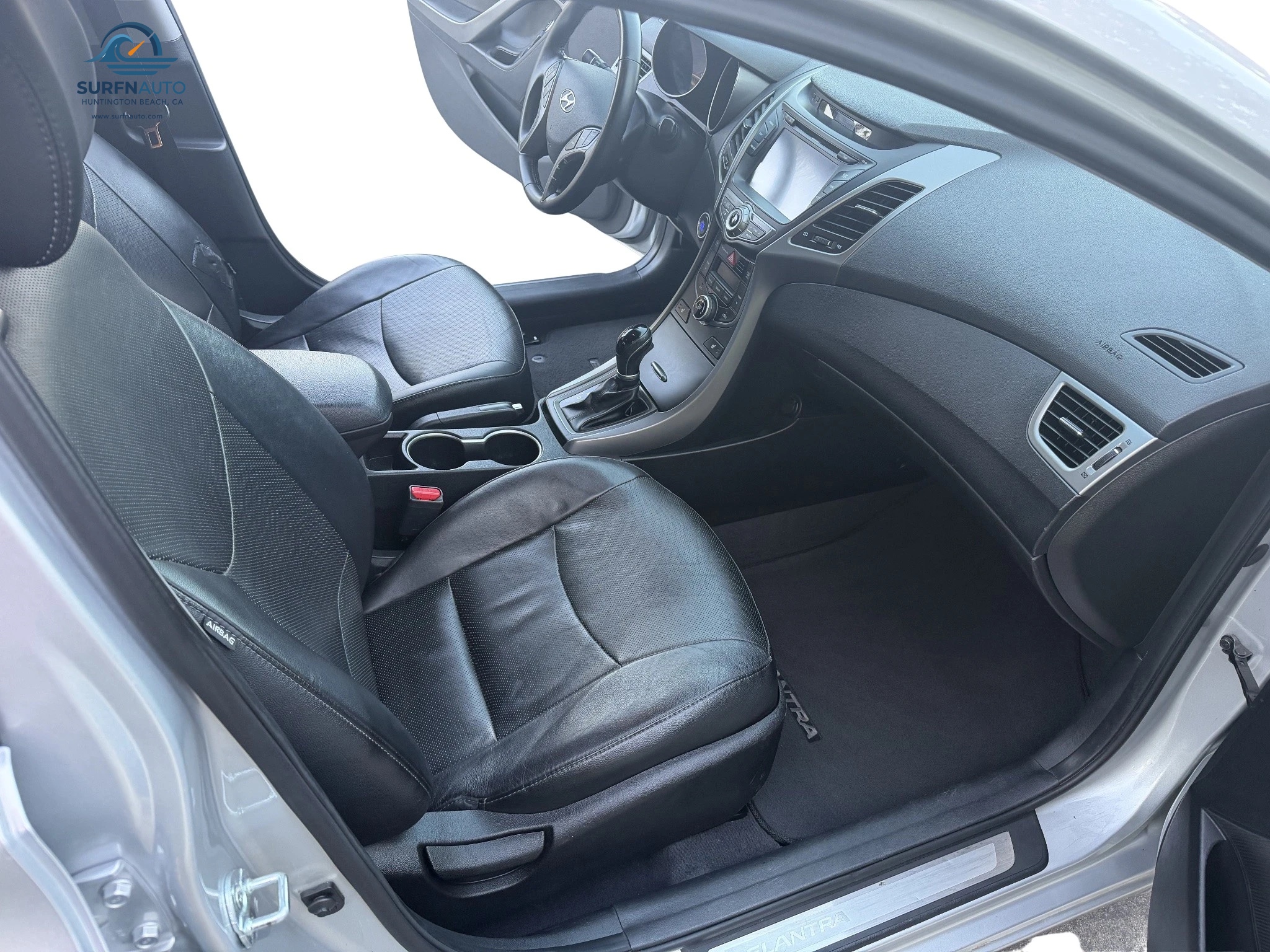2015 Hyundai Elantra Limited Sedan 4D interior photo 2