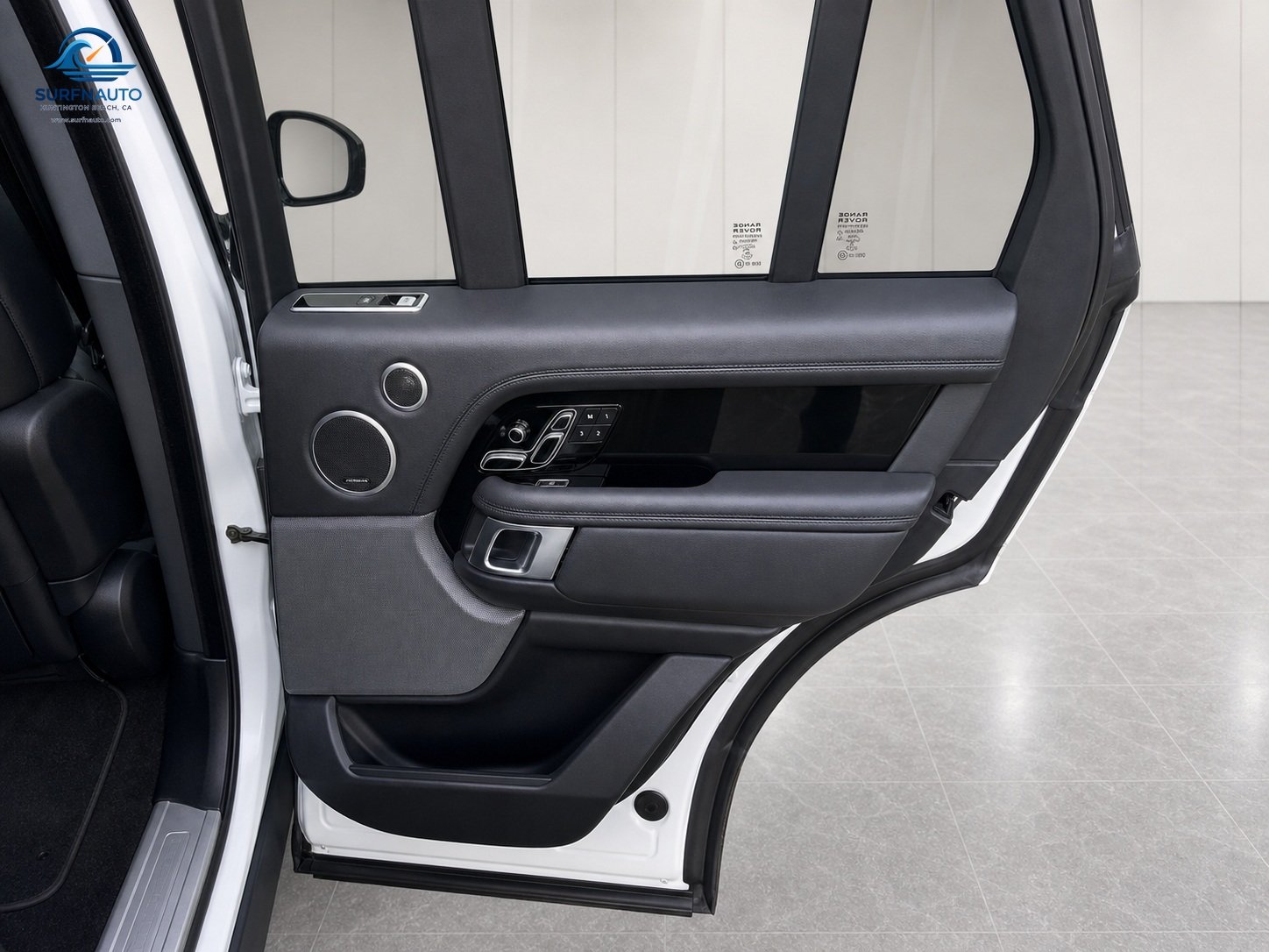 2019 Land Rover Range Rover HSE Sport Utility 4D interior photo 4