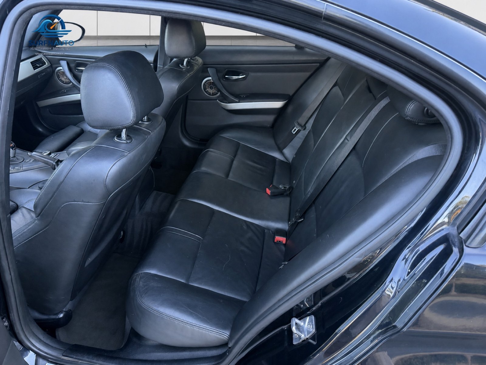 2011 BMW M3 Sedan 4D interior photo 2