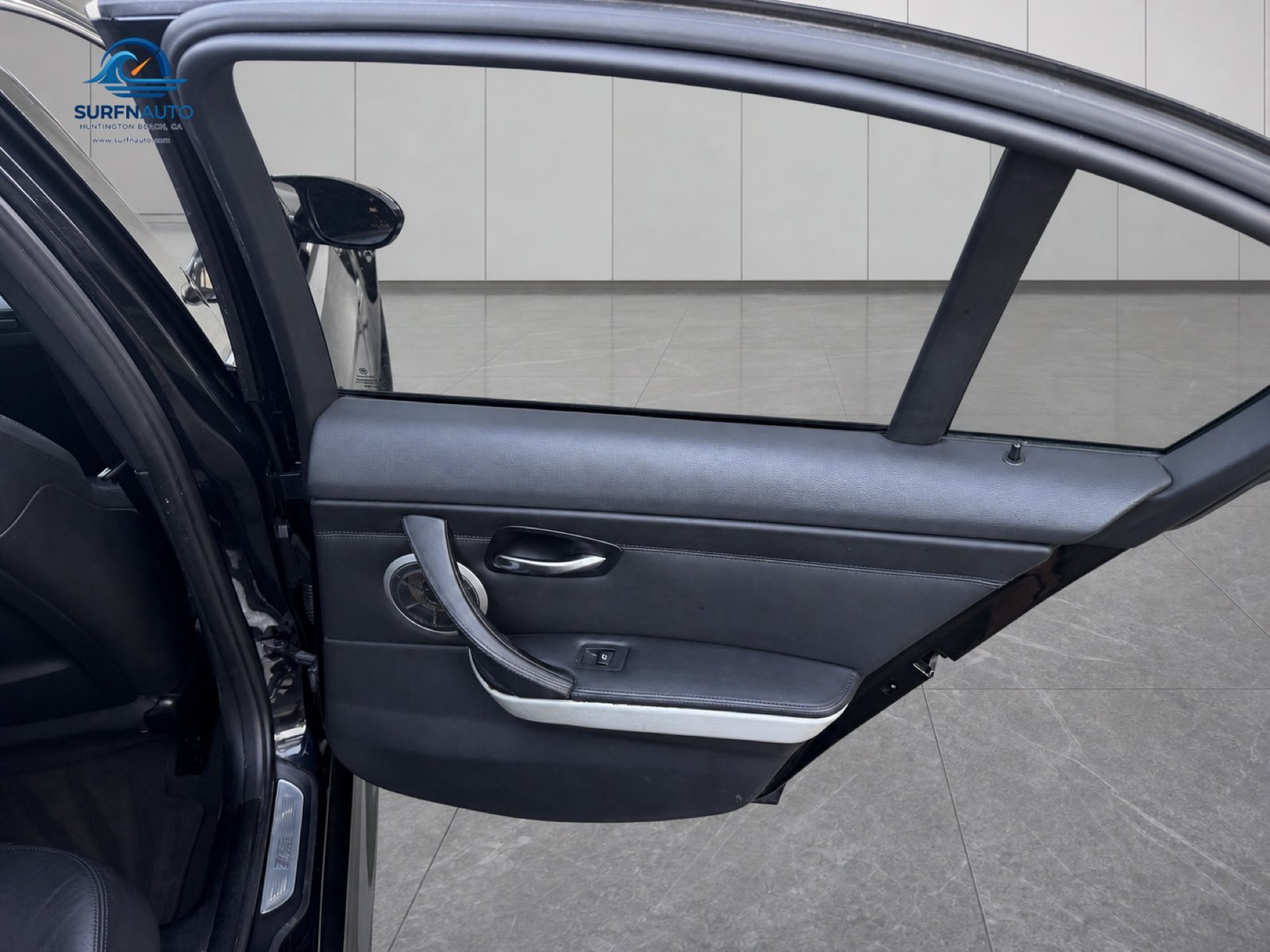 2011 BMW M3 Sedan 4D interior photo 5